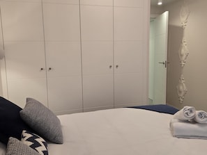 1 chambre, fer et planche à repasser, accès Internet, draps fournis