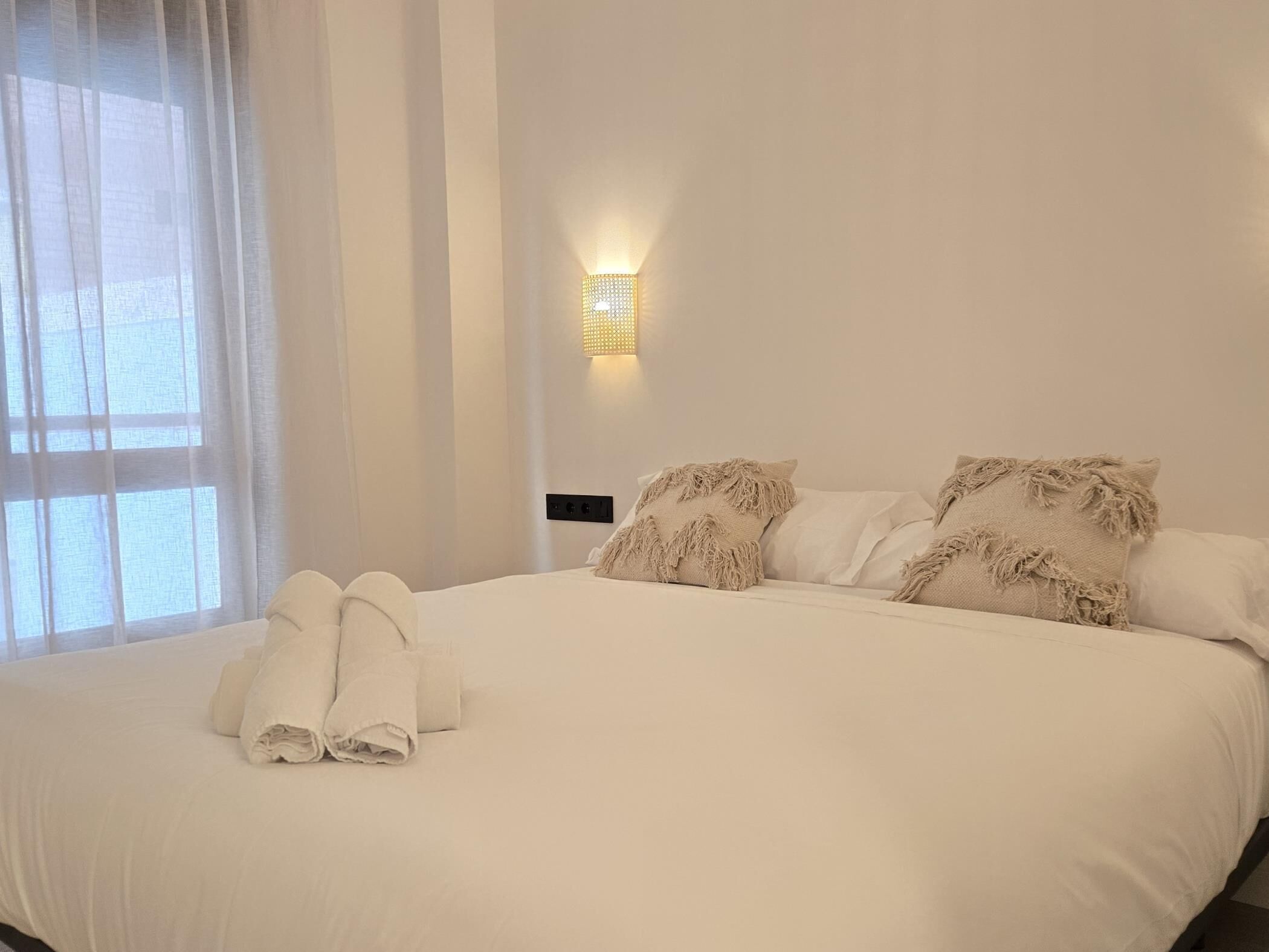 1 bedroom, iron/ironing board, internet, bed sheets