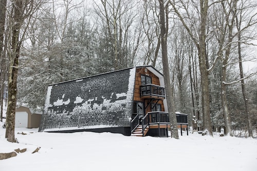 A-Frame Cabin - Minutes from WISP