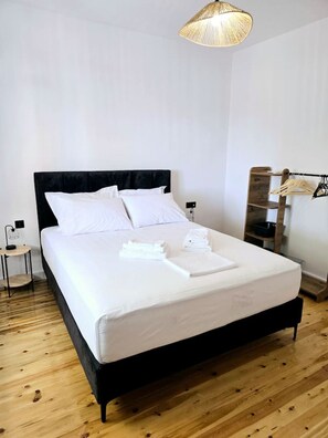 3 Schlafzimmer, Schreibtisch, Bügeleisen/Bügelbrett, kostenloses WLAN