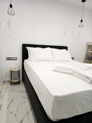 1 bedroom, desk, iron/ironing board, free WiFi