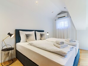 3 bedrooms, Internet