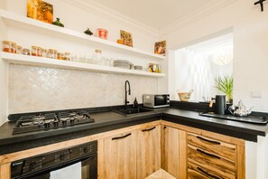 Frigorífic, microones, forn i rentaplats 