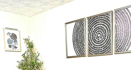 The Hideaway Too - Modern One Bedroom Executive Suite - 5 mins to Mandeville