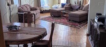 Beautiful Century old Apartments-Apt B