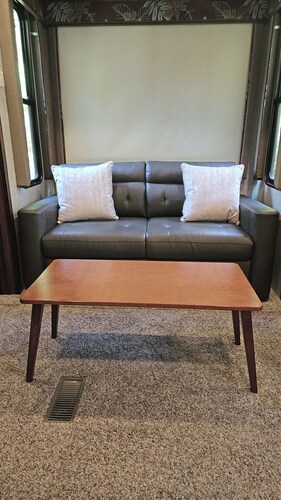 Cozy RV with AC and WiFi in Marvelous Metaline