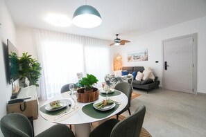 Smart TV, books, stereo