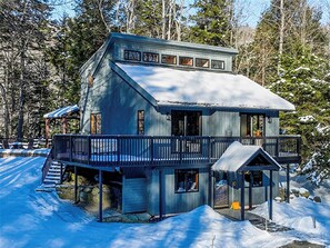 Exterior - Private 5BR Mountain Retreat | Walk to Buttermilk Falls, Hot Tub & Fire Pit (Ludlow)
