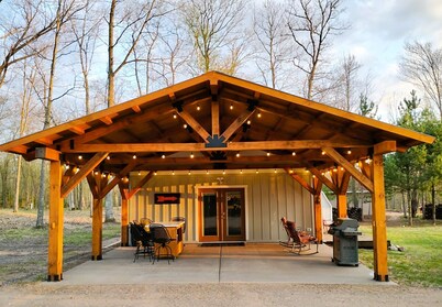 Stay & Play On Beautiful Mystery Lake. Boat, Fish, Kayak, Campfires!