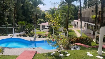 Standard Studio | Pool | Outdoor pool