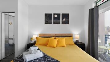 1 Schlafzimmer, Schreibtisch, Bügeleisen/Bügelbrett, Reisekinderbett