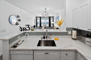 Fridge, microwave, oven, stovetop - Walkable Downtown- Near Space Needle and Pike Place- Water View+Pool+Parking (Seattle)