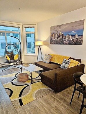 Älytelevisio, tietokoneen näyttö, tulostin