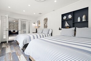 Bügeleisen/Bügelbrett, Reisekinderbett, kostenloses WLAN, Bettwäsche