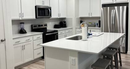 Beautiful New Home in Elk Grove - Cool Getaway