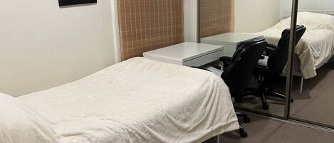 1 bedroom, WiFi, bed sheets