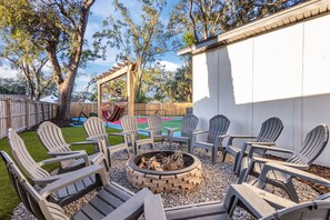 Property grounds - Tampa Getaway w/ Pickleball Court, Pool & Gym (Tampa)