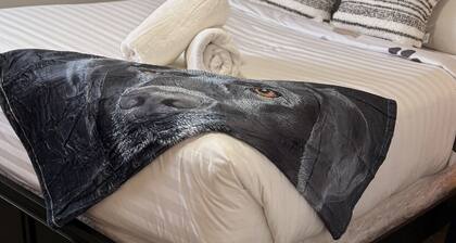 Huckleberry's Hometown Hideaway near Boise Airport