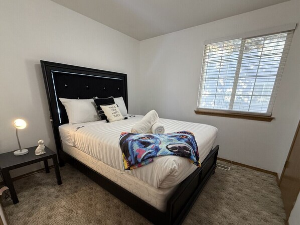 2 bedrooms, desk, iron/ironing board, travel cot