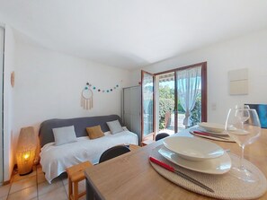 Room - Jardins de la Palmyre 2 by Interhome (Les Mathes)