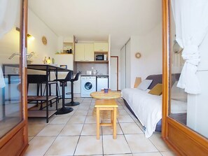 Interior - Jardins de la Palmyre 2 by Interhome (Les Mathes)