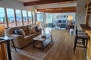 Living area - Diamond Point~Canal Views! Peaceful with Game Room (Sequim)