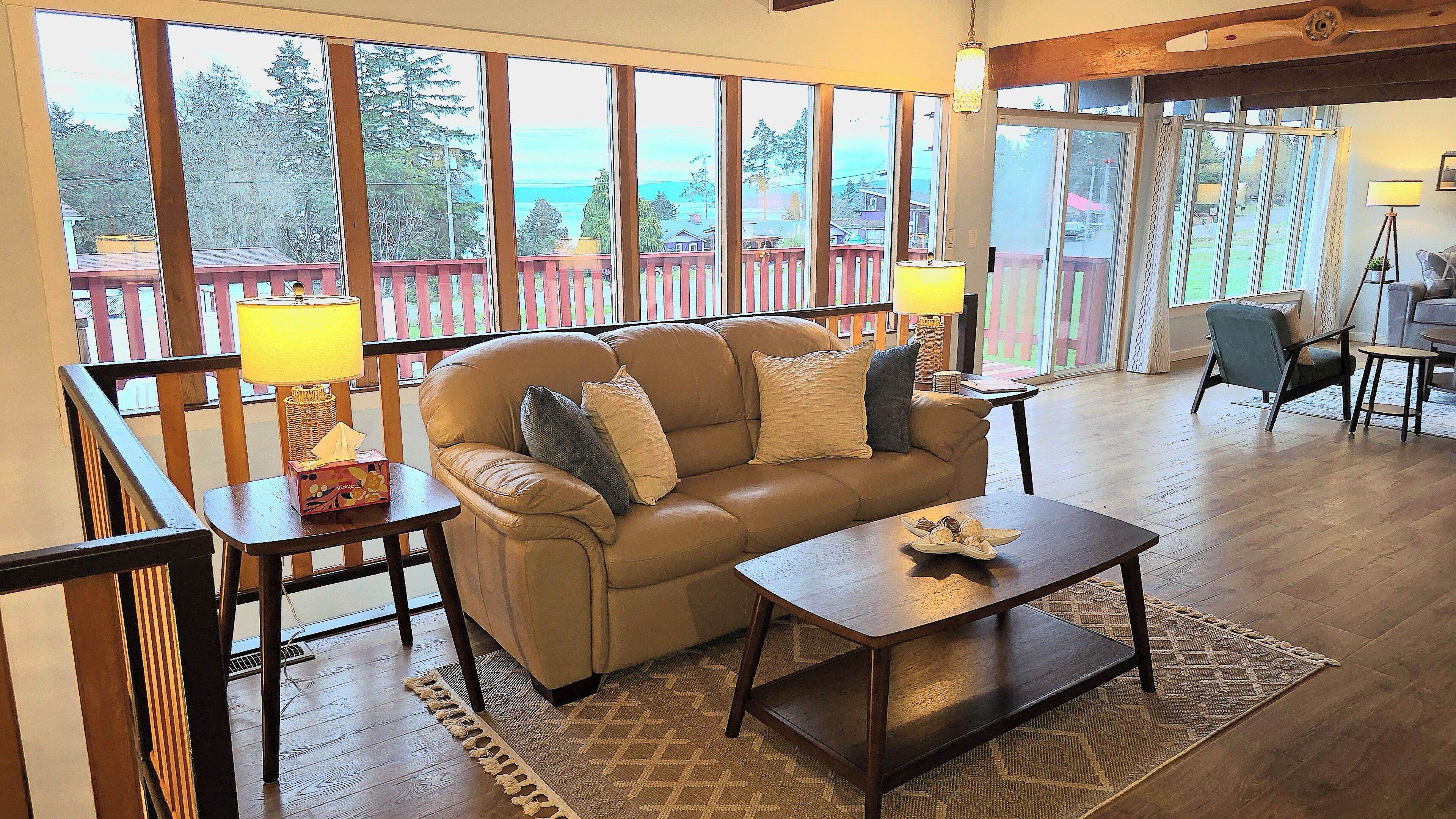 Smart TV, fireplace, video games, DVD player