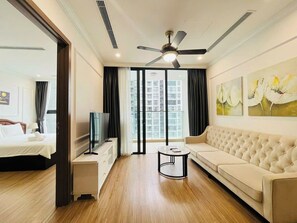 Apartamento standard, 1 quarto | Roupas de cama premium, edredons de pluma, individualmente mobiliados