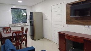 Private kitchen - Charming 2-bedroom apartment with AC, WiFi in beautiful Florianópolis (Vargem do Bom Jesus Florianópolis)