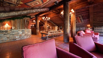 Apartment | Reception