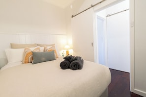 1 slaapkamer, een strijkplank/strijkijzer, wifi, beddengoed