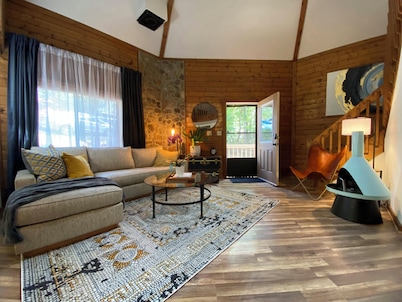 Pet-Friendly Retreat with Hot Tub and Resort Amenities! Stunning Views!