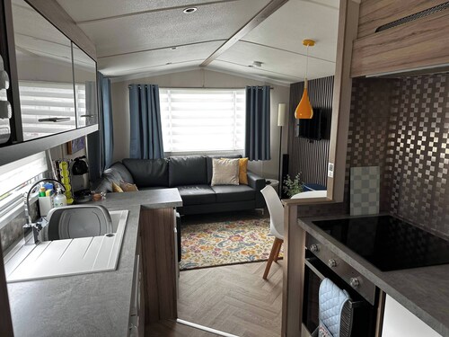 Tranquil Caravan Retreat by the Seaside, PortSeton