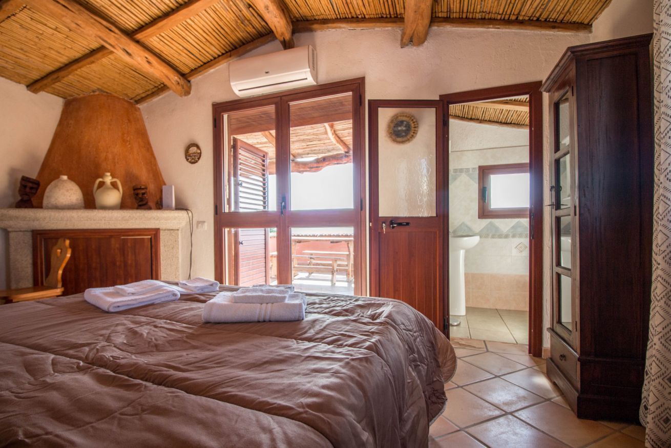 2 bedrooms, iron/ironing board, WiFi