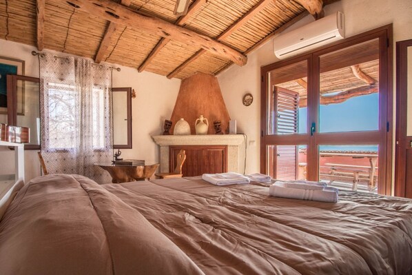 2 bedrooms, iron/ironing board, WiFi