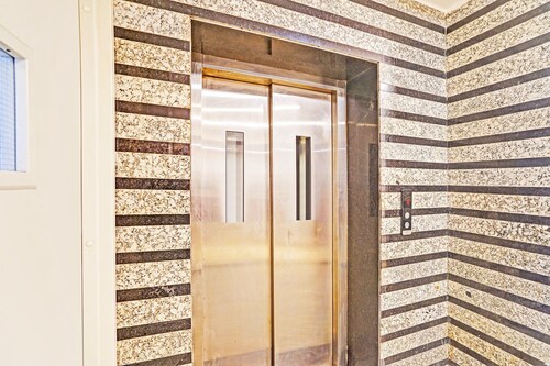 Cozy Stays Near Pacific Mall Tilak Nagar Delhi