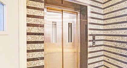 Cozy Stays Near Pacific Mall Tilak Nagar Delhi