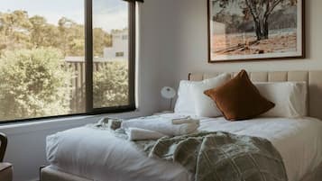 3 slaapkamers, een strijkplank/strijkijzer, wifi, beddengoed