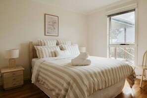 4 bedrooms, desk, iron/ironing board, travel cot