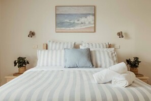 4 bedrooms, desk, iron/ironing board, travel cot