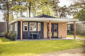 Chalet | Exterior - Fully Equipped Chalet for 4 With Terrace (Voorthuizen)