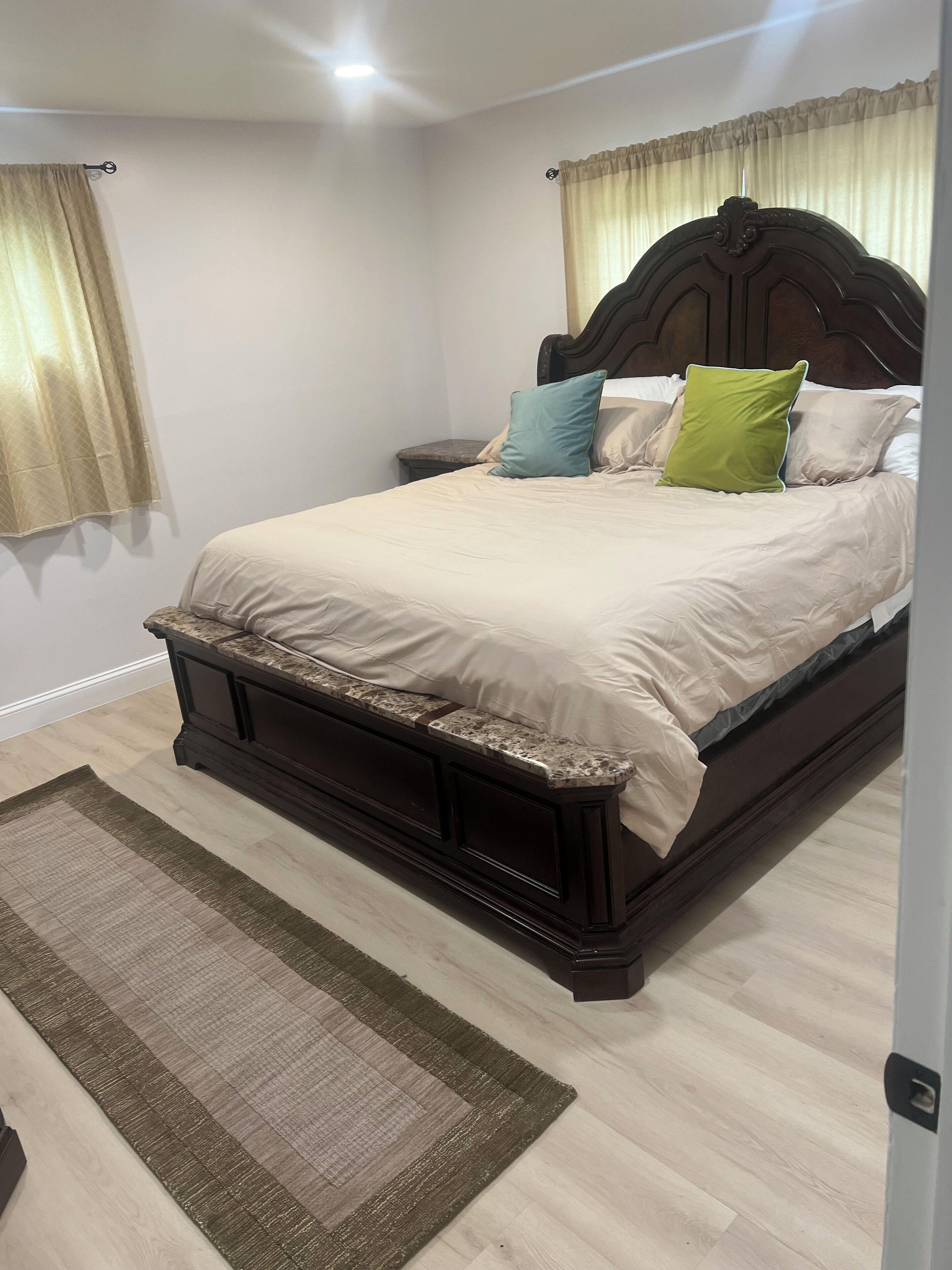 4 bedrooms, iron/ironing board, free WiFi, bed sheets