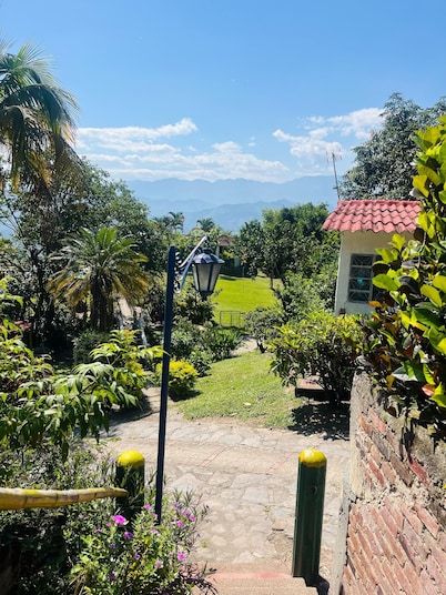 Finca Villa Cari. Con piscina en villeta