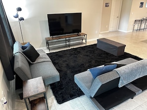 Smart TV, computer monitors
