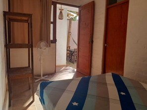 8 bedrooms, WiFi, bed sheets
