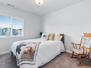 3 bedrooms, desk, iron/ironing board, travel cot