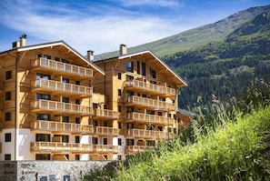 Apartment | Exterior - Charming Apartment With Pool in Tignes (Tignes)