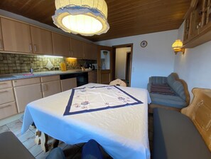 Interior - Apartment with 2 bedrooms, living room, kitchen, bathroom and balcony (Samerberg)