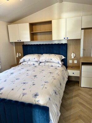 2 dormitorios, tabla de planchar con plancha, wifi y ropa de cama