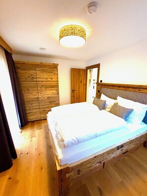 2 Schlafzimmer, Bettwäsche